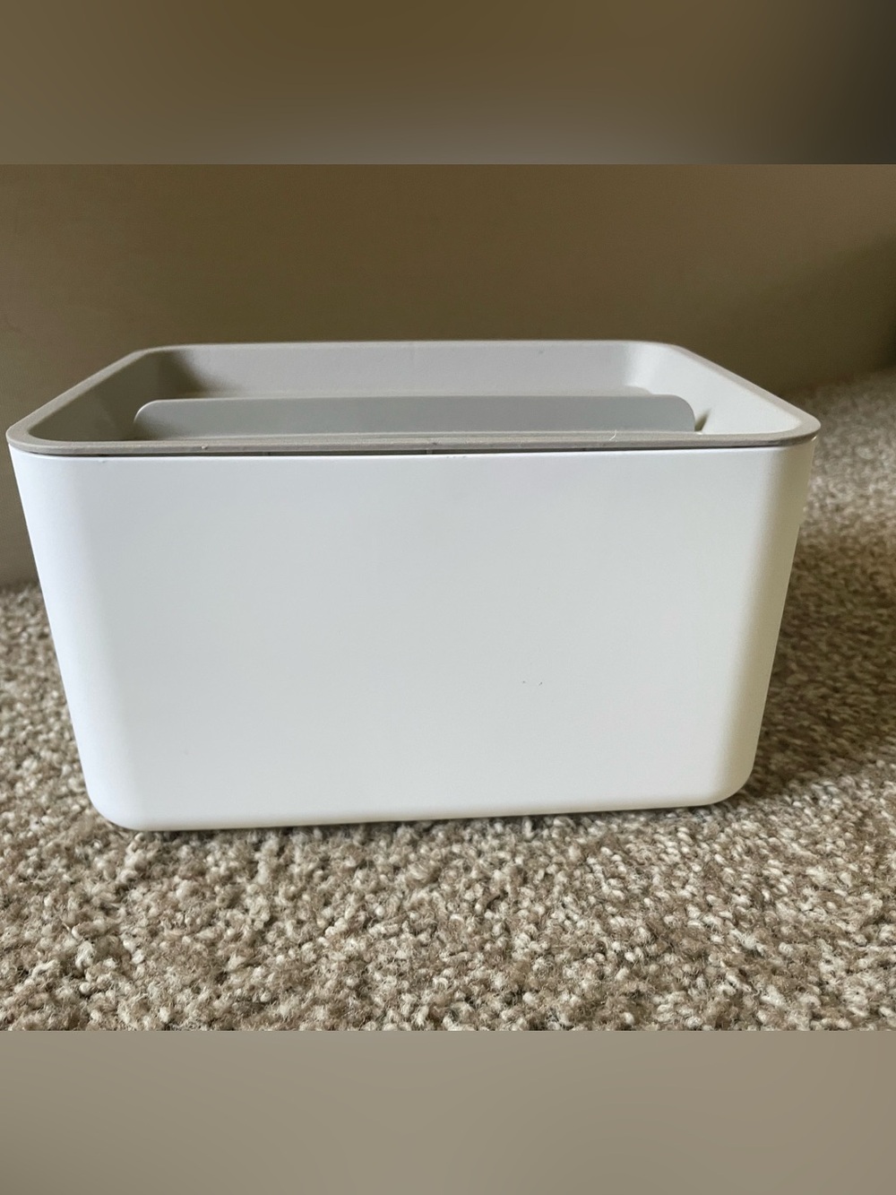 Minimal White Plastic Tissue Box Holder Organizer - Picture 4 of 7